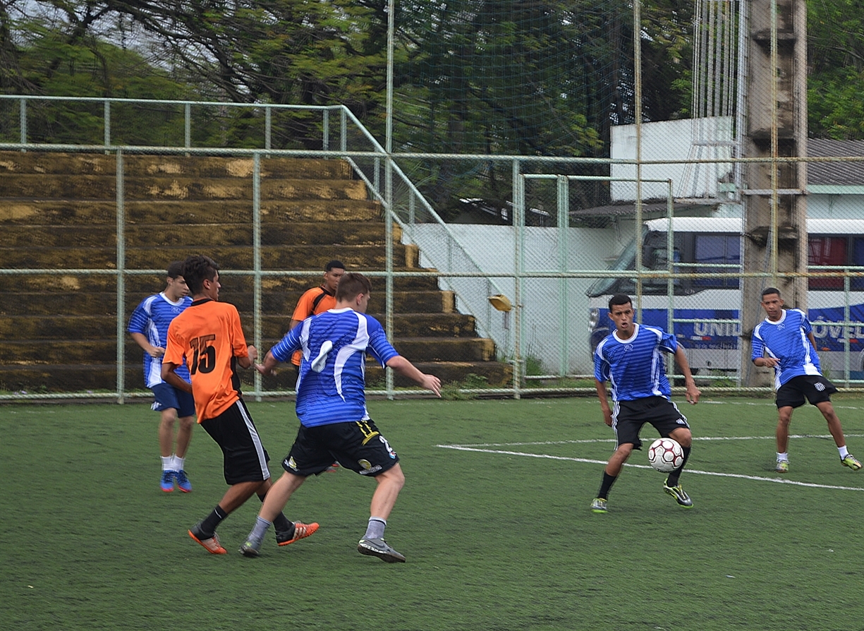 Equipe da Escola Municipal de Futebol da Ilha enfrenta Sete Barras na  quinta 11/05 pela semifinal dos Jogos da Juventude - Prefeitura de Ilha  Comprida